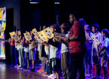 Educação e cultura marcam ato em homenagem aos 104 anos de Paulo Freire em Brasília