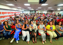 Sinpro-DF lança Cartilha 50+ Com Vivências, Com Direitos