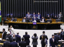 Extrema direita tenta impor mais prejuízos à educação básica e  estudantes do Brasil