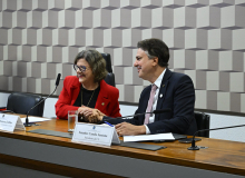 Camilo Santana é eleito novo presidente da Comissão de Educação no Senado