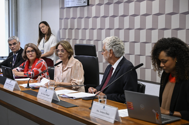 CNTE cobra valorização profissional para garantir qualidade na escola integral