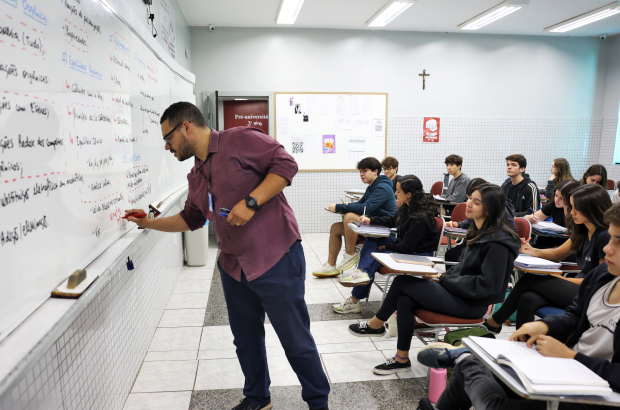 CNE define critérios para ensino à distância em cursos de formação do magistério